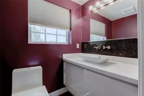 Bath - 523 E Fairmount, Burbank, CA 91501 photo 1 of 11