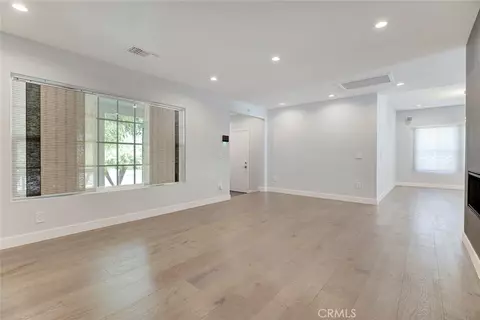 Living - 523 E Fairmount, Burbank, CA 91501 photo 4 of 18
