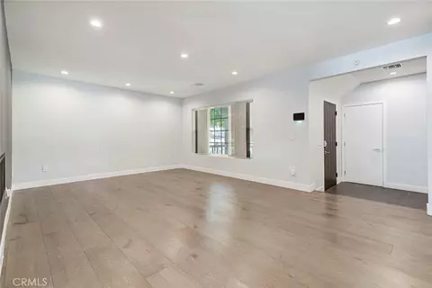 Living - 523 E Fairmount, Burbank, CA 91501 photo 2 of 20