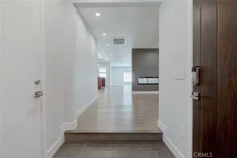 Entry Way - 523 E Fairmount, Burbank, CA 91501 photo 1 of 8