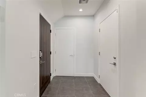 Entry Way - 523 E Fairmount, Burbank, CA 91501 photo 2 of 7