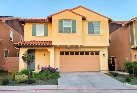 906 Lemon Dr, Pomona, CA 91768