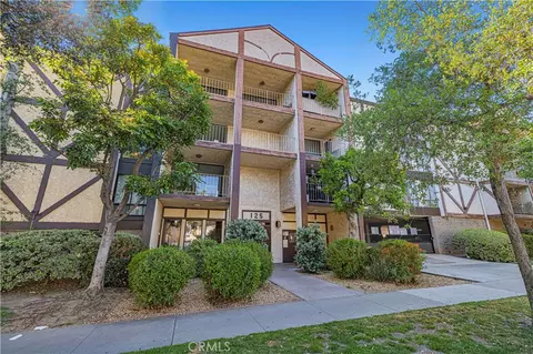 125 N Allen Ave #213, Pasadena, CA 91106