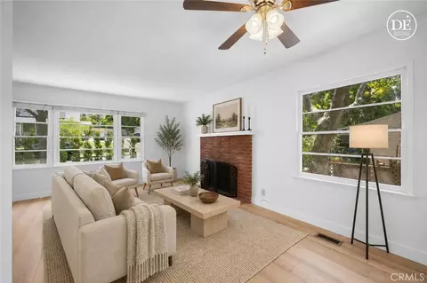 Living - 10603 Fernglen Ave, Tujunga, CA 91042 photo 3 of 5