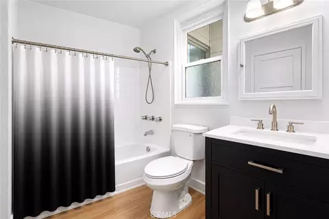 Bath - 10603 Fernglen Ave, Tujunga, CA 91042 photo 2 of 2