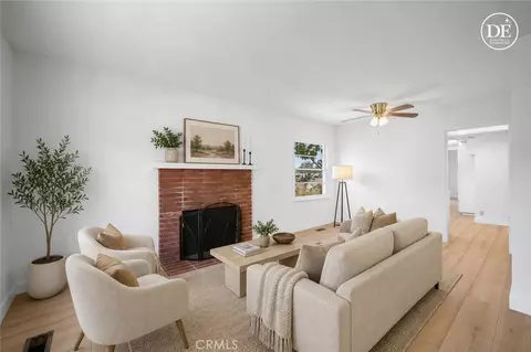 Living - 10603 Fernglen Ave, Tujunga, CA 91042 photo 1 of 5