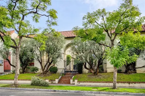 300 N Isabel St #10, Glendale, CA 91206