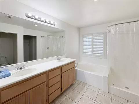 Bath - 1040 E Avenue K11, Lancaster, CA 93535 photo 5 of 6