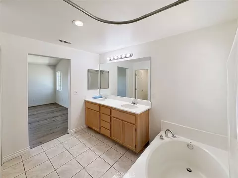 Bath - 1040 E Avenue K11, Lancaster, CA 93535 photo 6 of 6