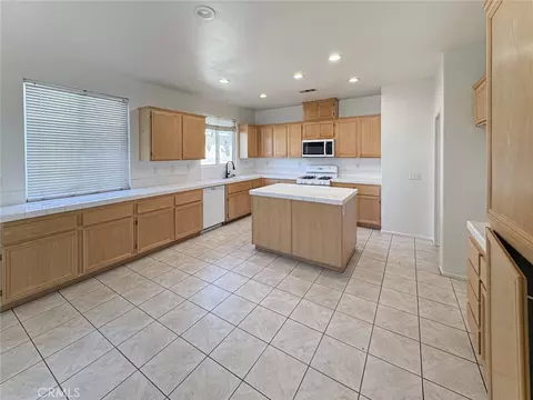 Kitchen - 1040 E Avenue K11, Lancaster, CA 93535 photo 1 of 2