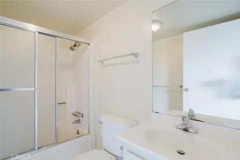 2250 N Fairview St, Burbank, CA 91504 photo 17