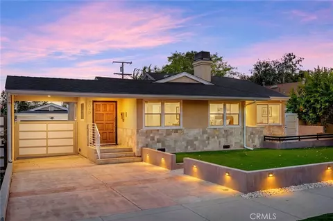 2040 W Kenneth Rd, Glendale, CA 91201