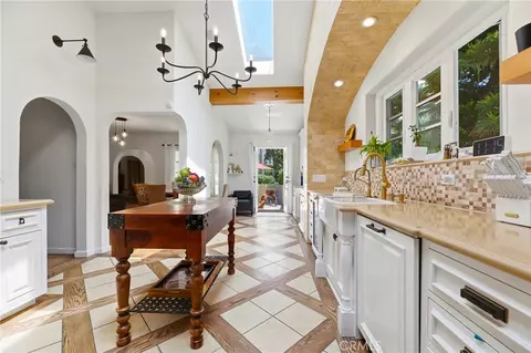 Kitchen - 1102 Olmsted Dr, Glendale, CA 91202 photo 3 of 7