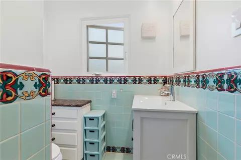 Bath - 1102 Olmsted Dr, Glendale, CA 91202 photo 5 of 8