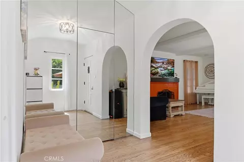 Entry Way - 1102 Olmsted Dr, Glendale, CA 91202 photo 5 of 6