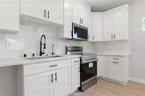 Kitchen - 1102 Olmsted Dr, Glendale, CA 91202 photo 8 of 8