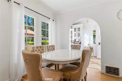 Dining - 1102 Olmsted Dr, Glendale, CA 91202 photo 2 of 3