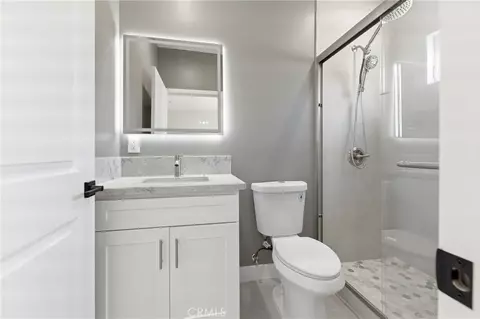 Bath - 1102 Olmsted Dr, Glendale, CA 91202 photo 8 of 8