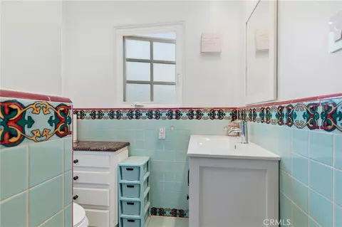 Bath - 1102 Olmsted Dr, Glendale, CA 91202 photo 5 of 8