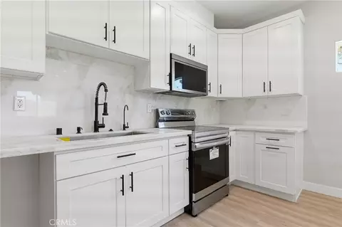 Kitchen - 1102 Olmsted Dr, Glendale, CA 91202 photo 7 of 7