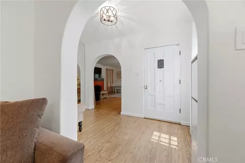 Entry Way - 1102 Olmsted Dr, Glendale, CA 91202 photo 2 of 6