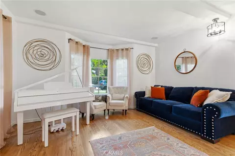 Living - 1102 Olmsted Dr, Glendale, CA 91202 photo 2 of 4