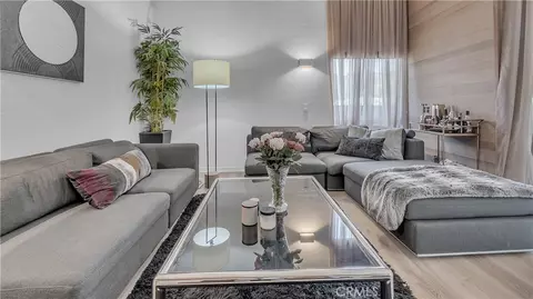 Living - 320 E Stocker #304, Glendale, CA 91207 photo 1 of 2