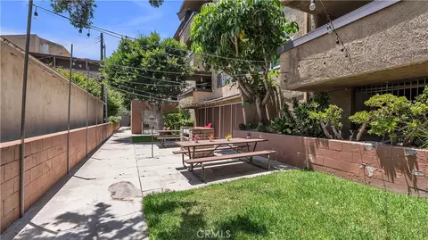 Exterior - 320 E Stocker #304, Glendale, CA 91207 photo 2 of 4