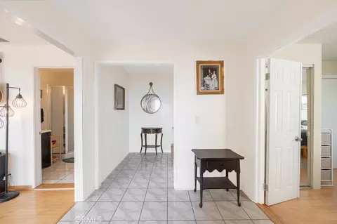 Entry Way - 1350 E Tujunga, Burbank, CA 91501 photo 1 of 6