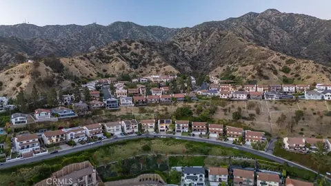 View/Area - 1350 E Tujunga, Burbank, CA 91501 photo 3 of 8