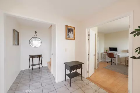 Entry Way - 1350 E Tujunga, Burbank, CA 91501 photo 2 of 6