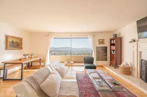 Living - 1350 E Tujunga, Burbank, CA 91501 photo 3 of 6