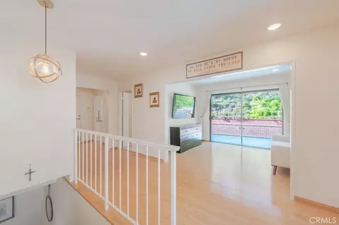 Entry Way - 1350 E Tujunga, Burbank, CA 91501 photo 6 of 6