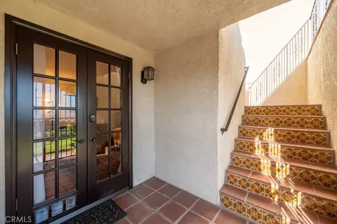 Entry Way - 1350 E Tujunga, Burbank, CA 91501 photo 5 of 6
