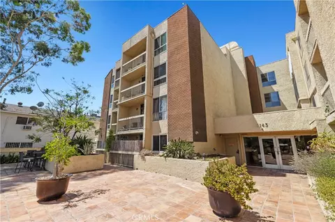 5143 Bakman Ave #320, North Hollywood, CA 91601