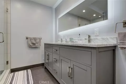 Bath - 6911 Valmont St, Tujunga, CA 91042 photo 1 of 5