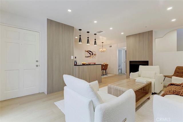 15044 Nordhoff St #8, North Hills, CA 91343