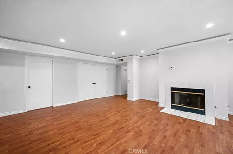 Living - 10119 Pinewood Ave #207, Tujunga, CA 91042 photo 2 of 5