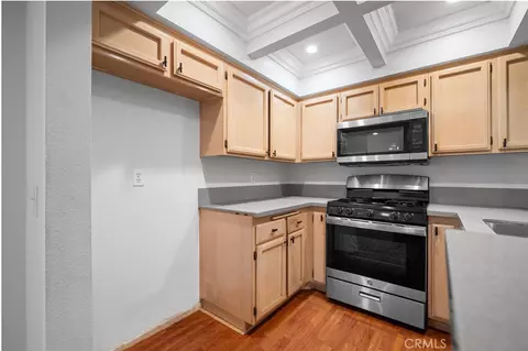 Kitchen - 10119 Pinewood Ave #207, Tujunga, CA 91042 photo 2 of 2