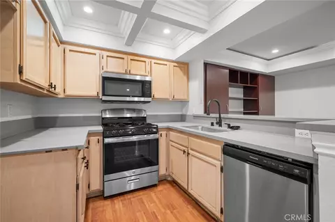 Kitchen - 10119 Pinewood Ave #207, Tujunga, CA 91042 photo 1 of 2