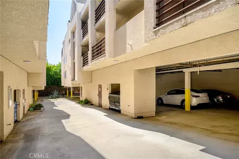 Exterior - 10119 Pinewood Ave #207, Tujunga, CA 91042 photo 2 of 2