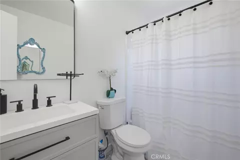Bath - 9620 Alene, Tujunga, CA 91042 photo 1 of 4