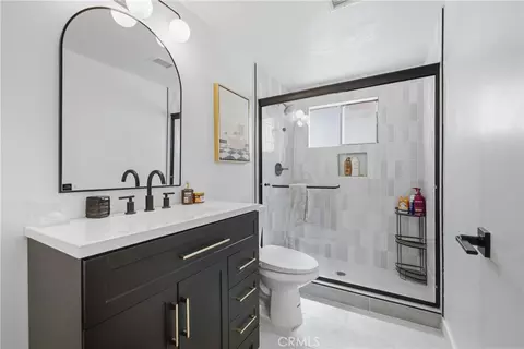 Bath - 9620 Alene, Tujunga, CA 91042 photo 2 of 4