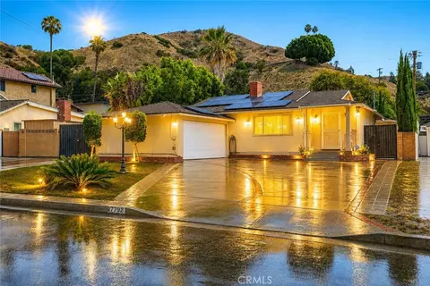 7792 Shadyspring, Burbank, CA 91504
