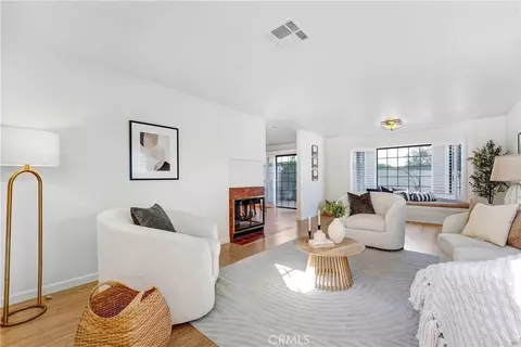 2607 Dove Creek Ln #B, Pasadena, CA 91107