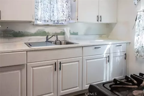 1401 S Whitemarsh, Compton, CA 90220 photo 8