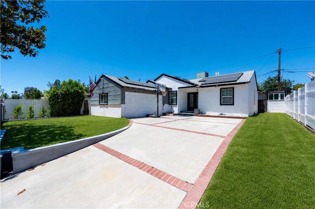 12521 Stagg St, North Hollywood, CA 91605