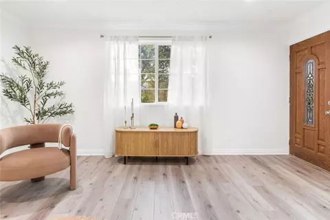 Living - 10554 Plainview, Tujunga, CA 91042 photo 2 of 6