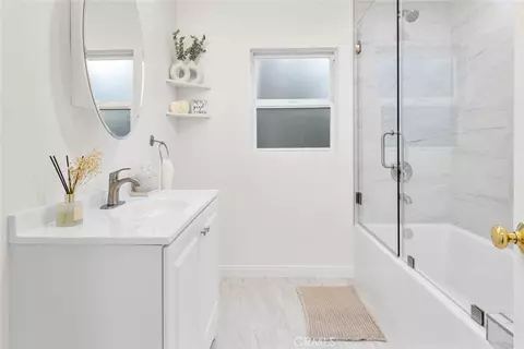 Bath - 10554 Plainview, Tujunga, CA 91042 photo 1 of 3