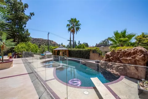 Exterior - 1663 Vista, Glendale, CA 91201 photo 7 of 16